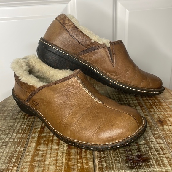 UGG Australia Bettey Leather Slipper Clogs Size 7 - Picture 2 of 12